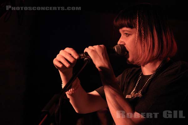 DILLY DALLY - 2016-01-19 - PARIS - La Mecanique Ondulatoire - 